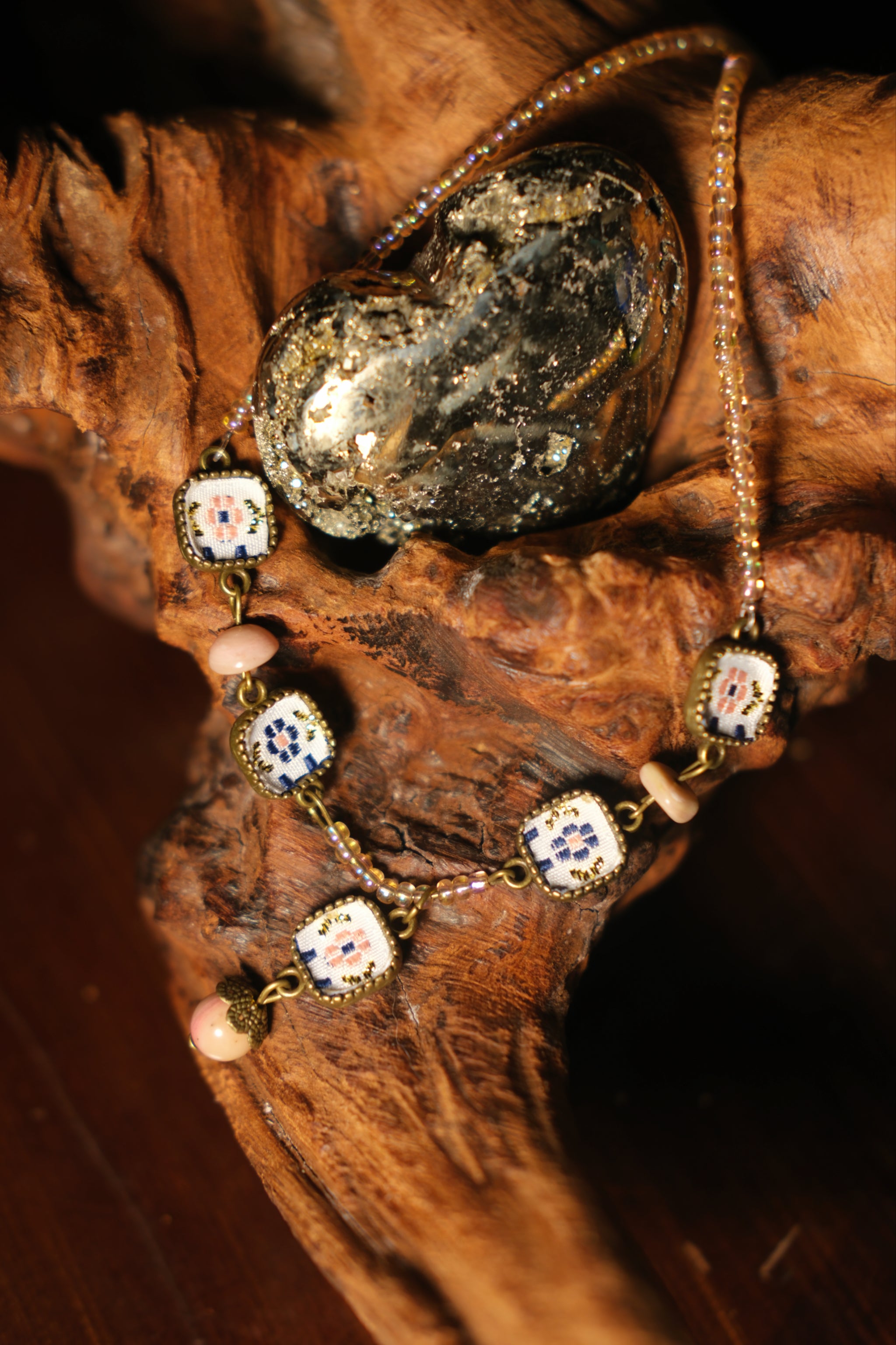 Square Floral Opal Embroidery Necklace ￼