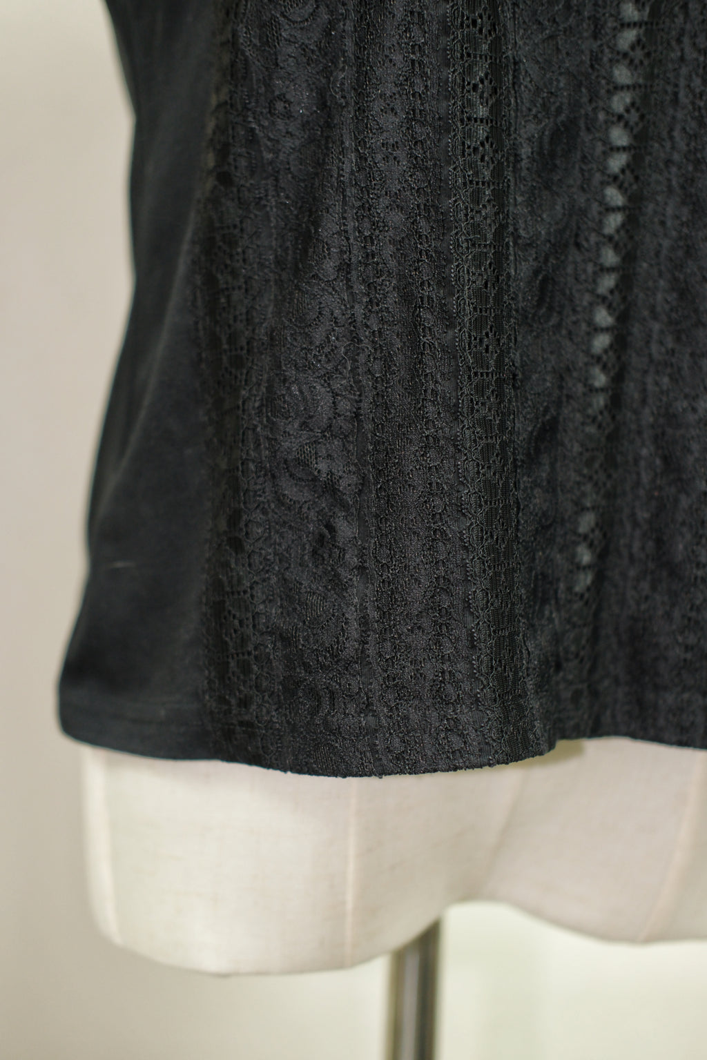 Black Round Neck Sheer Lace Sleeveless