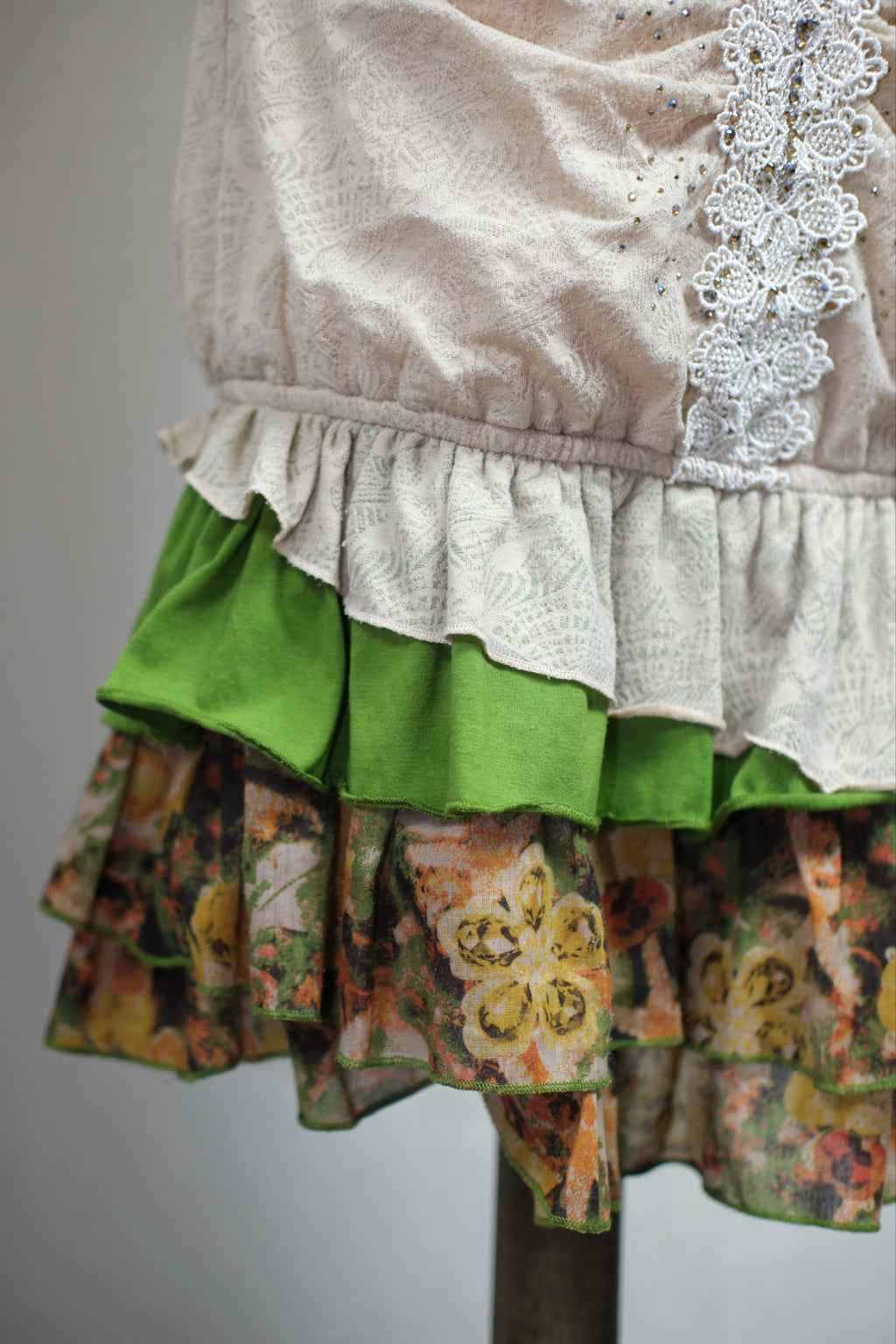 Floral Multi-Layer Ruffle Ruched Lace Rhinestone Fake Two-Piece Dress