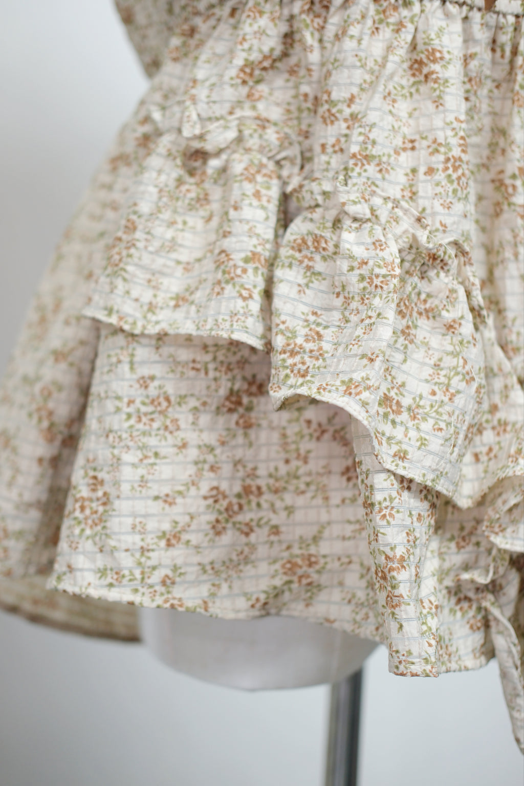 Beige Floral Ruffled Layer Tie Blouse