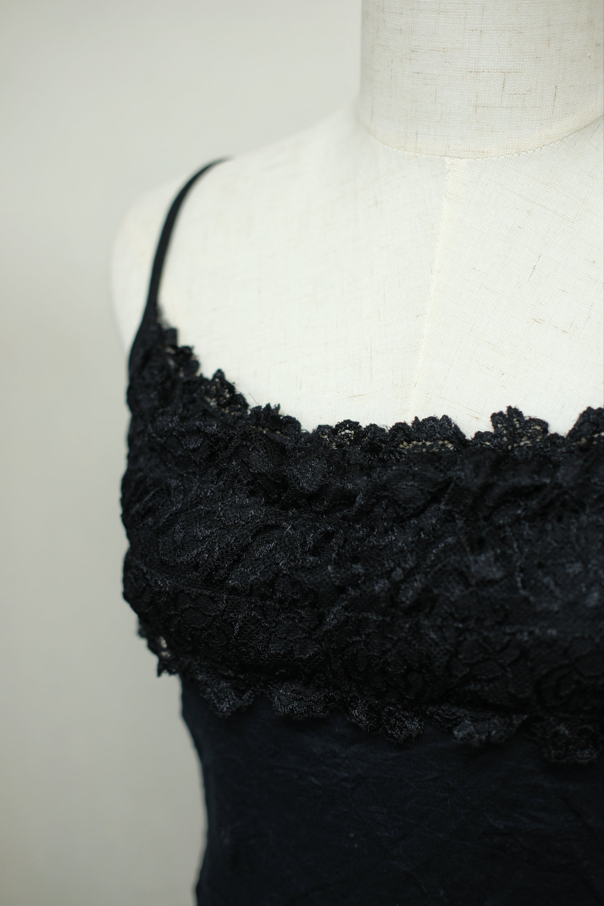 Black Upper Panel Full Lace Wear