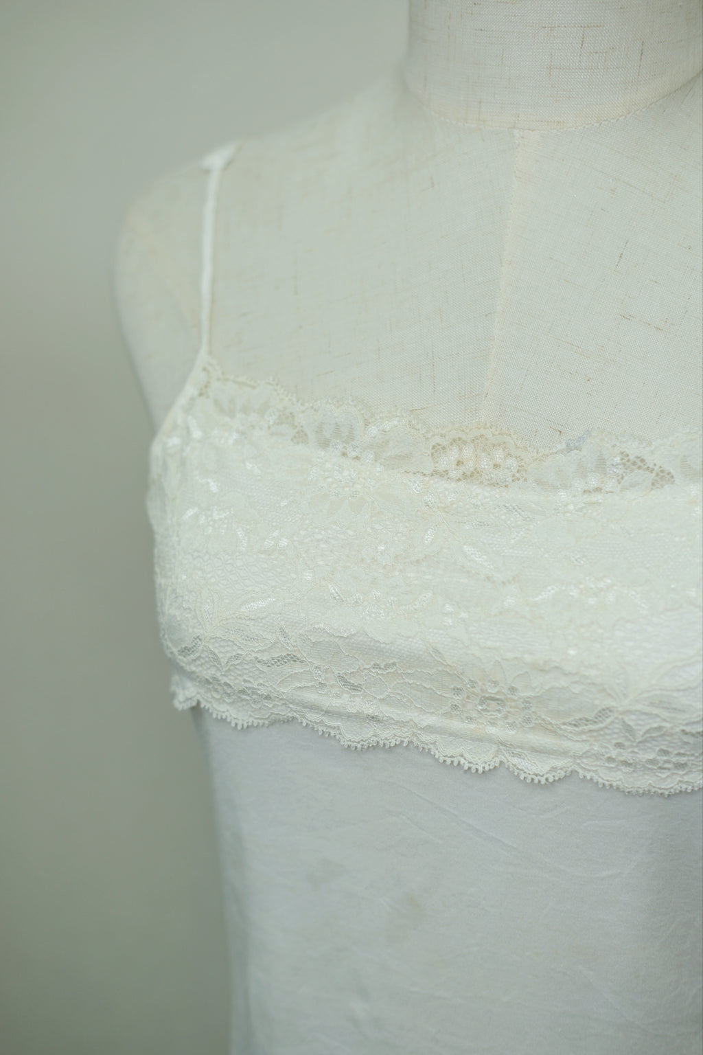 Heather Grey Dual‑Edge Lace Wear