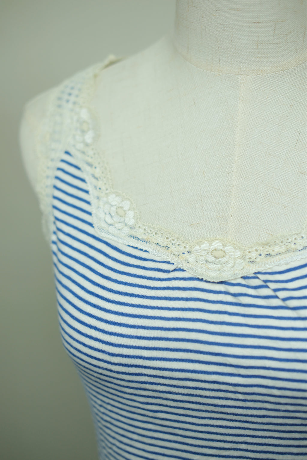 Blue‑White Stripe Lace Trim Wear