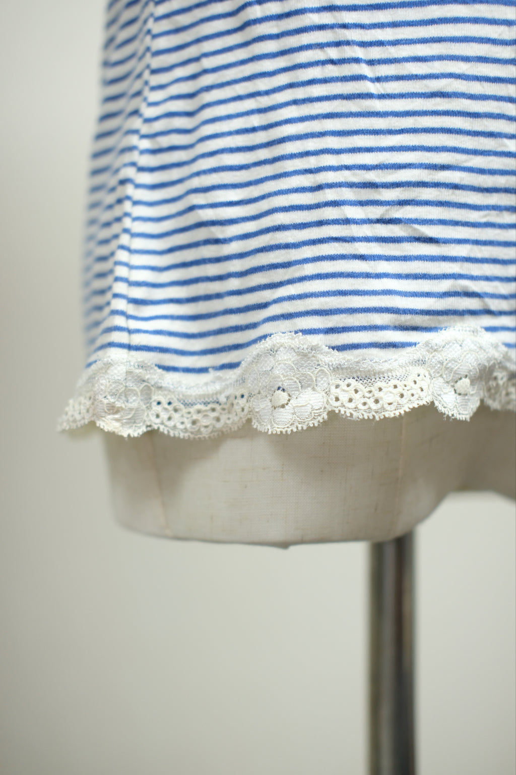 Blue‑White Stripe Lace Trim Wear