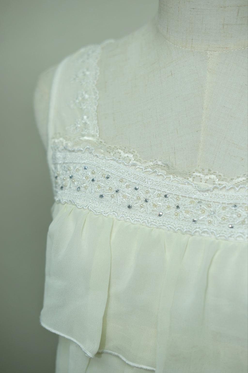 Off‑White Lace Bead Tiered Layer Wear