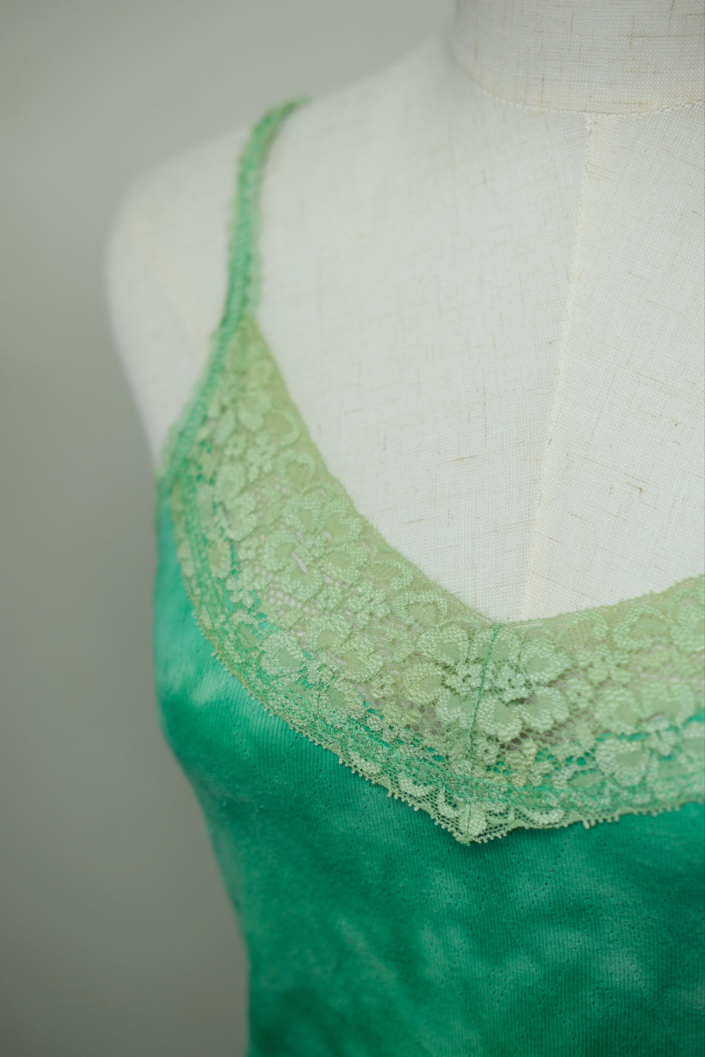 Green Tie‑Dye Lace V‑Neck Wear