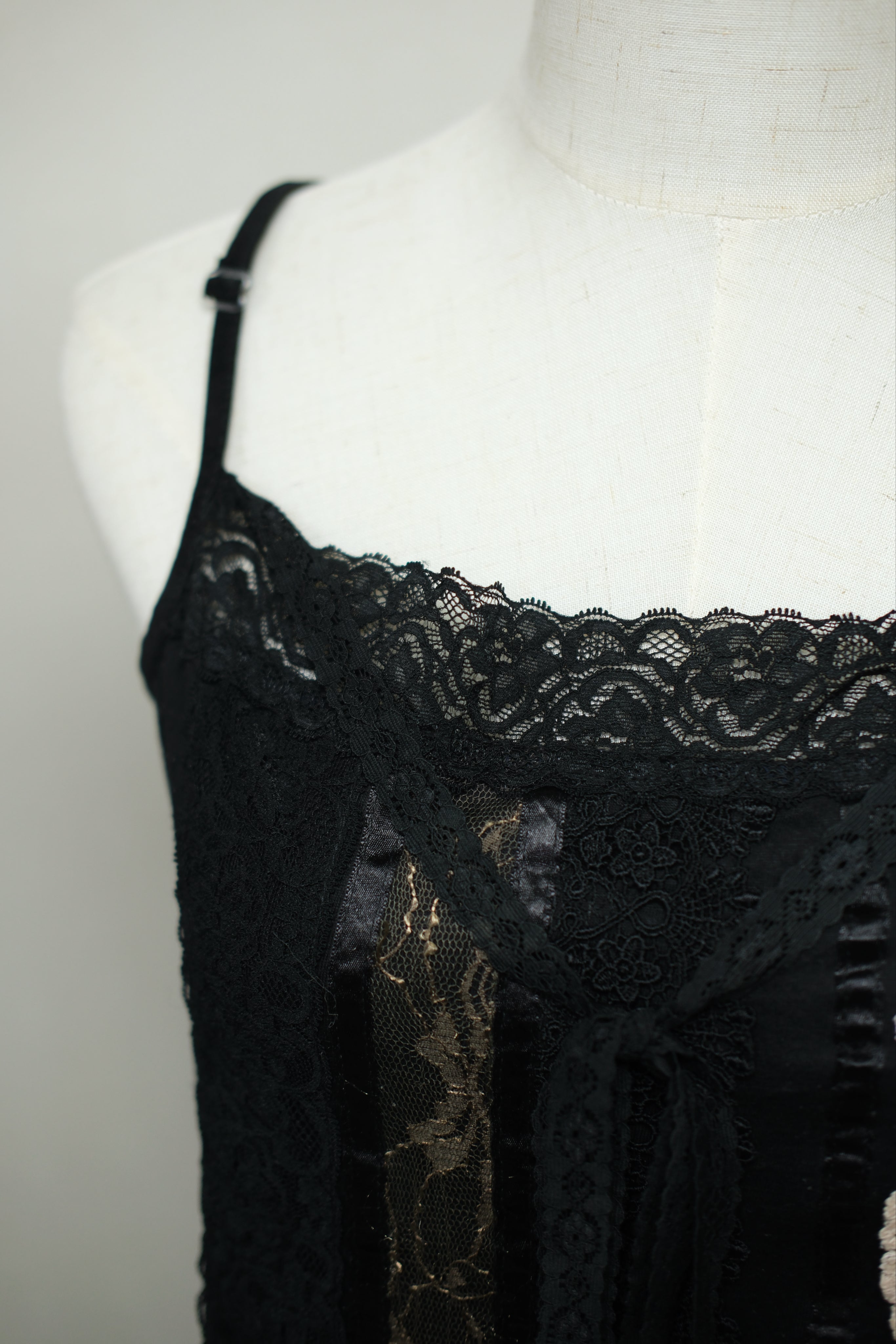 Black Contrast Lace Panel Wear