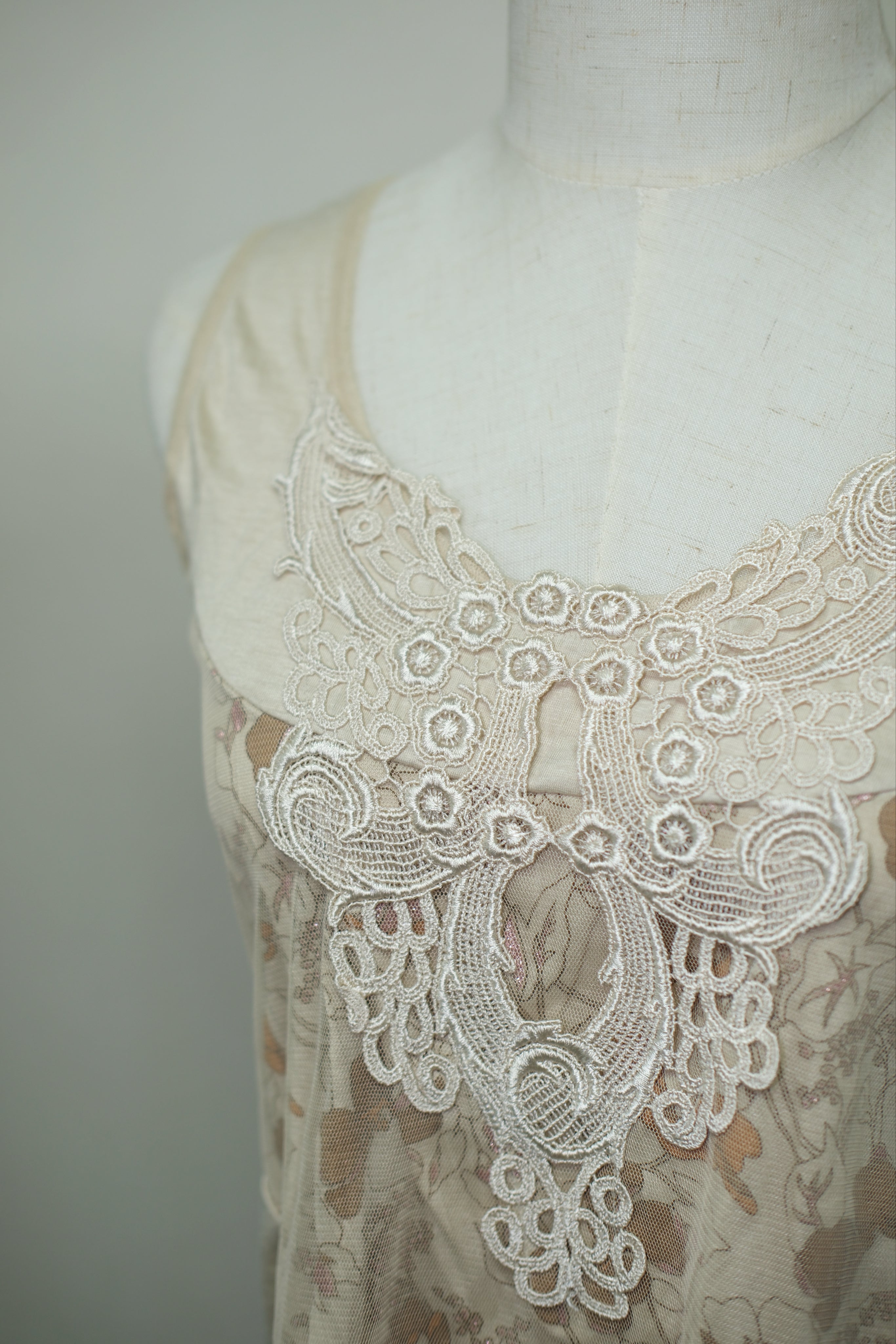 Cream Floral Lace Applique Wear