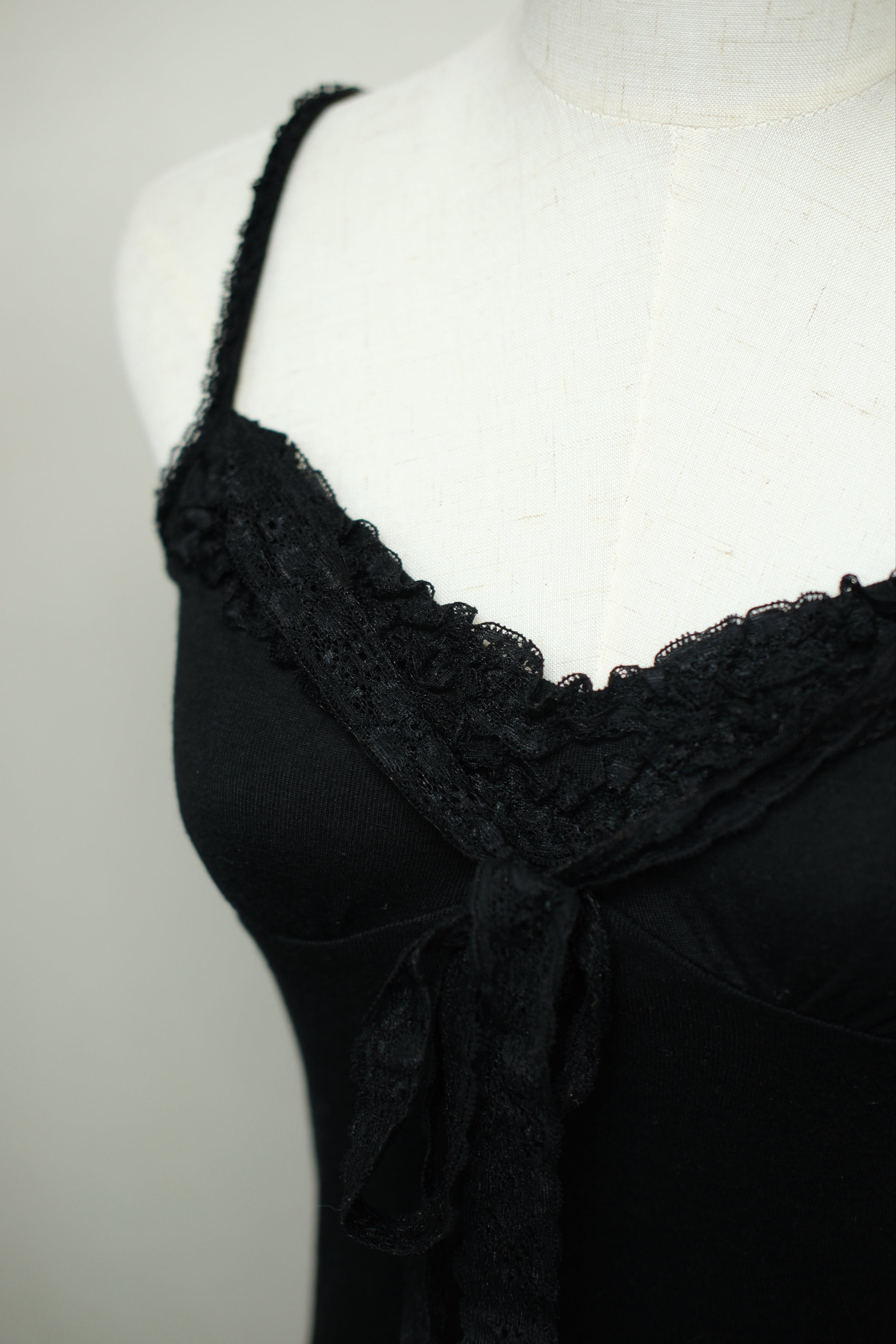Black Lace Front Tie Wear