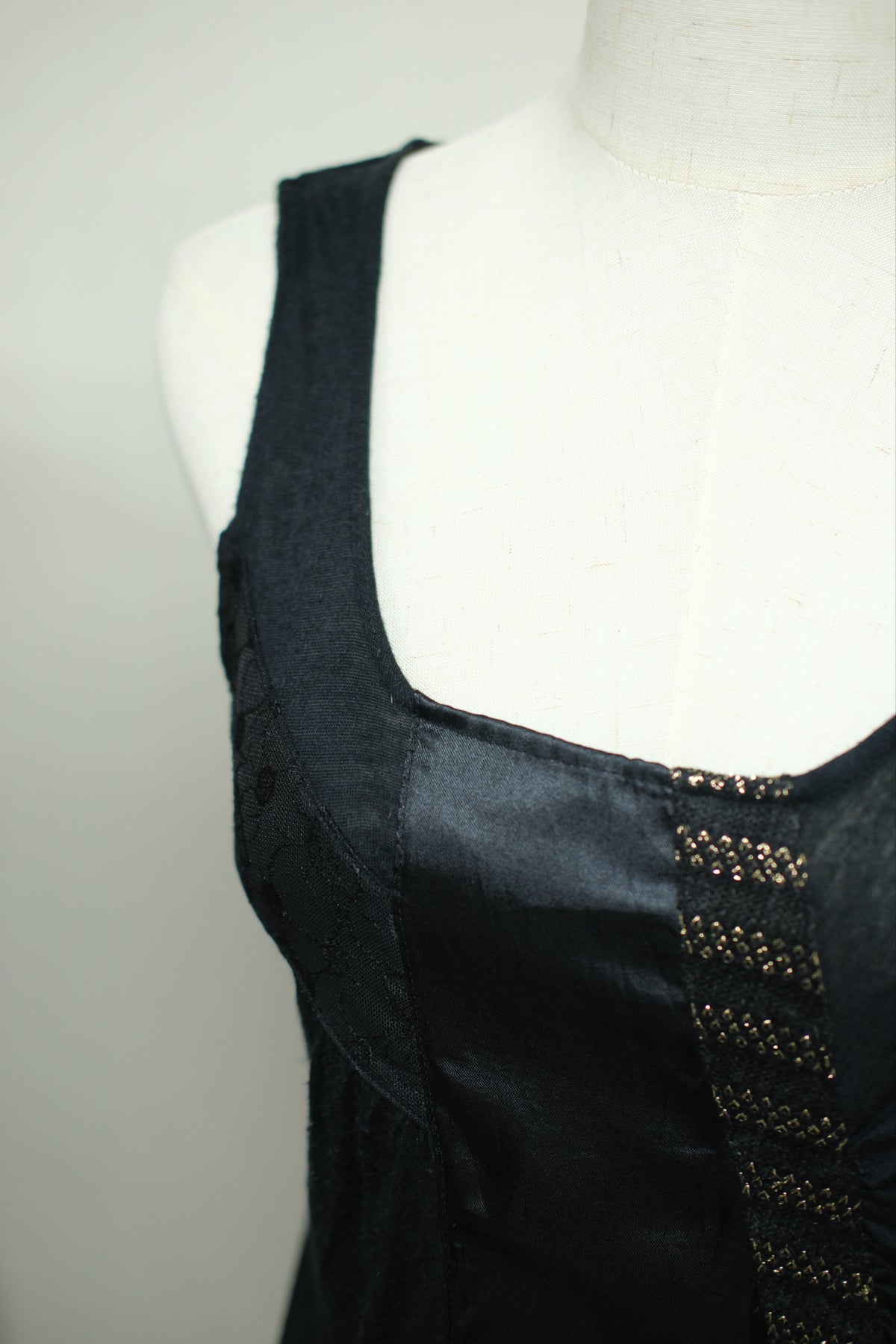 Black Mixed-Material Square-Neck Sleeveless Wear