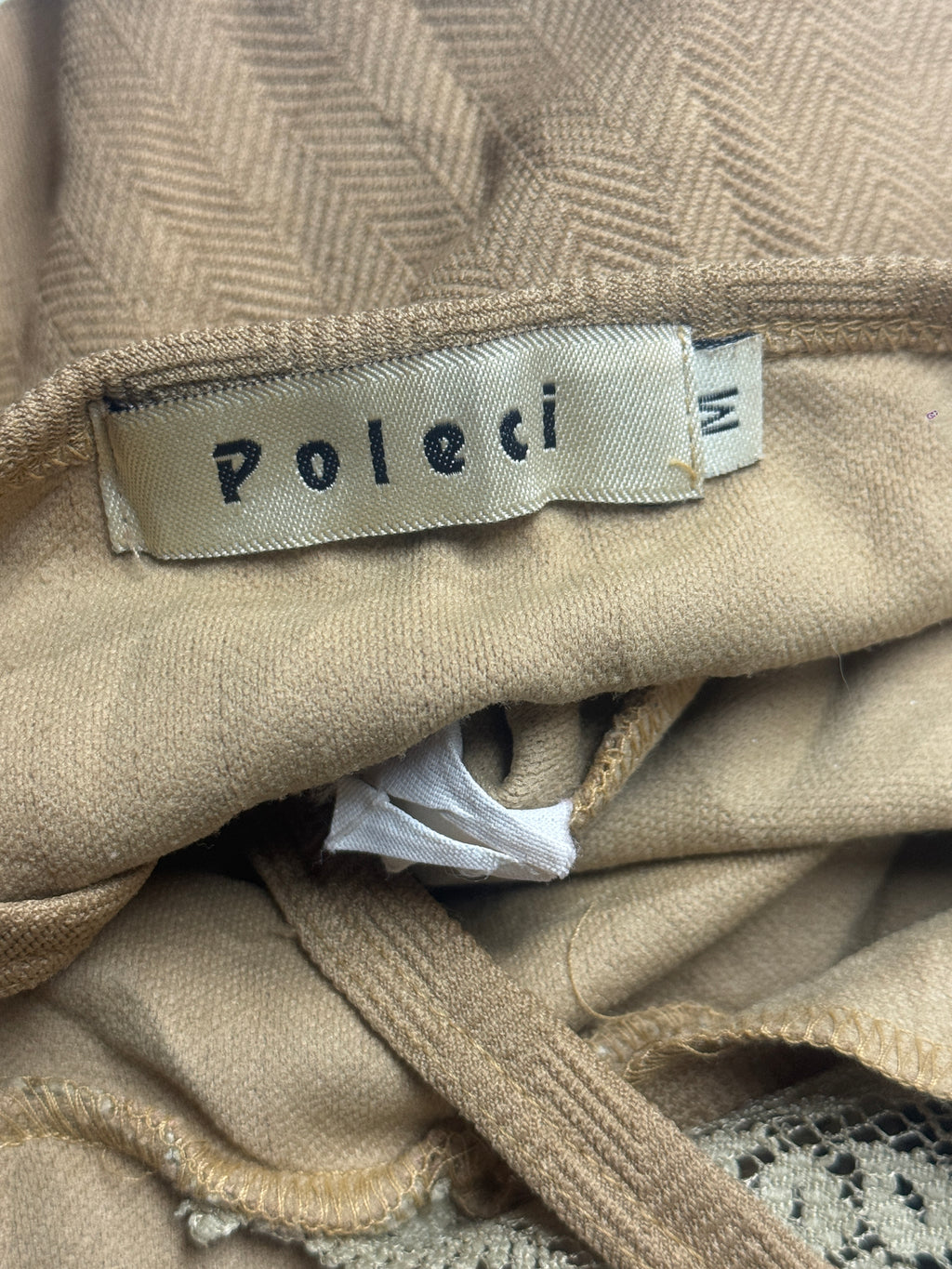 Camel V‑Neck Lace Spliced Wear