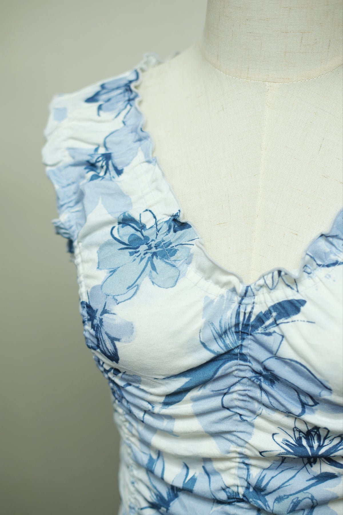 White Base Blue Floral V-Neck Ruching Ruffle Wear