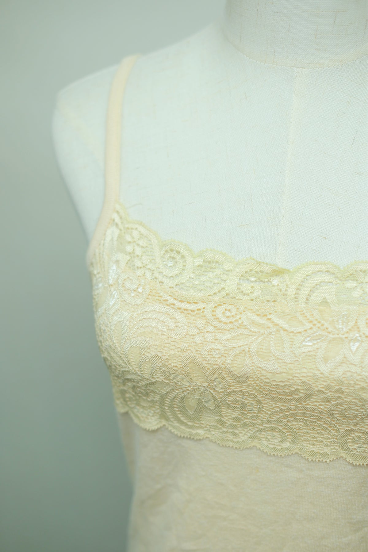 Pale Yellow Scalloped Lace Knit Tank