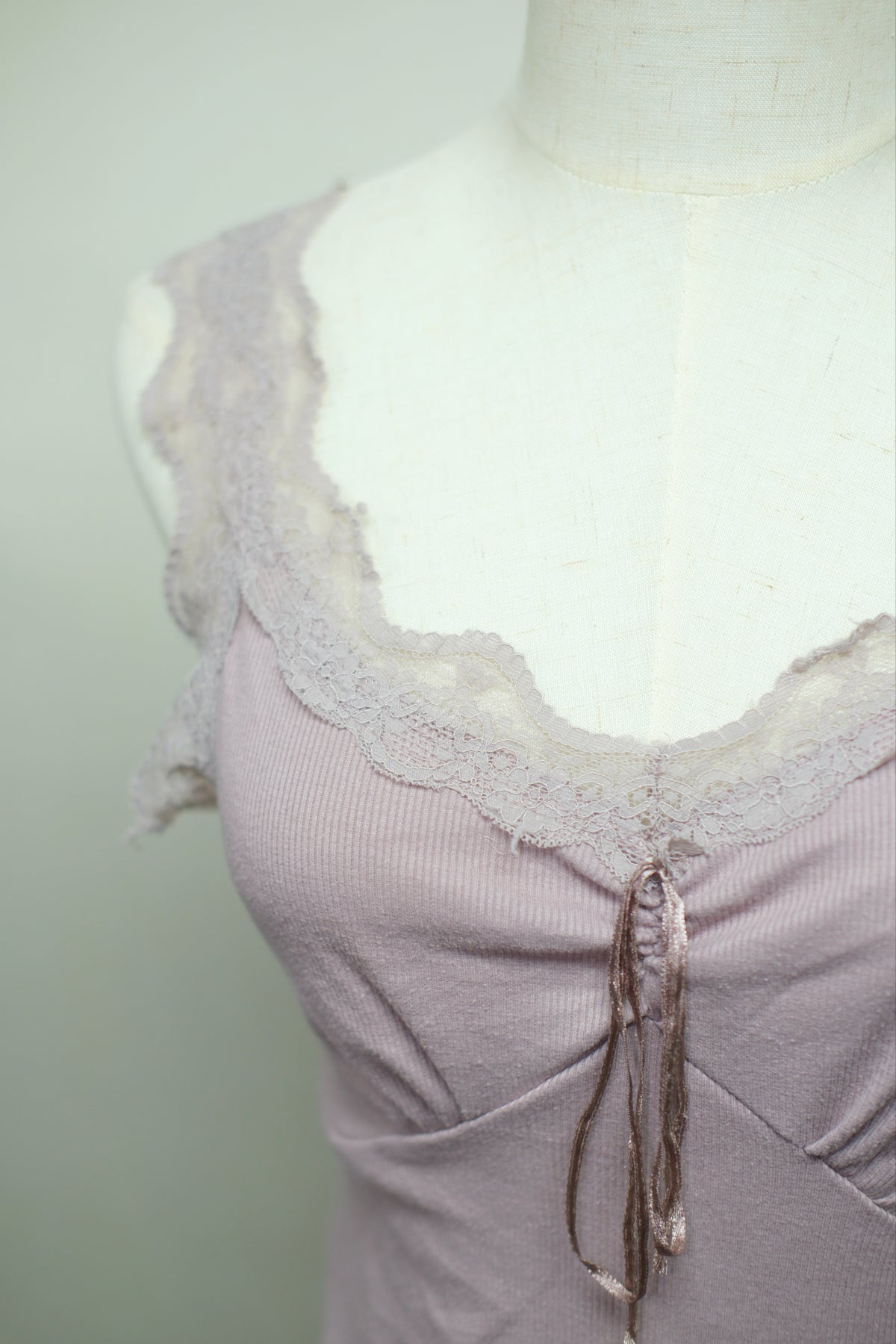 Breathable Lilac Rib Knit Lace Tank