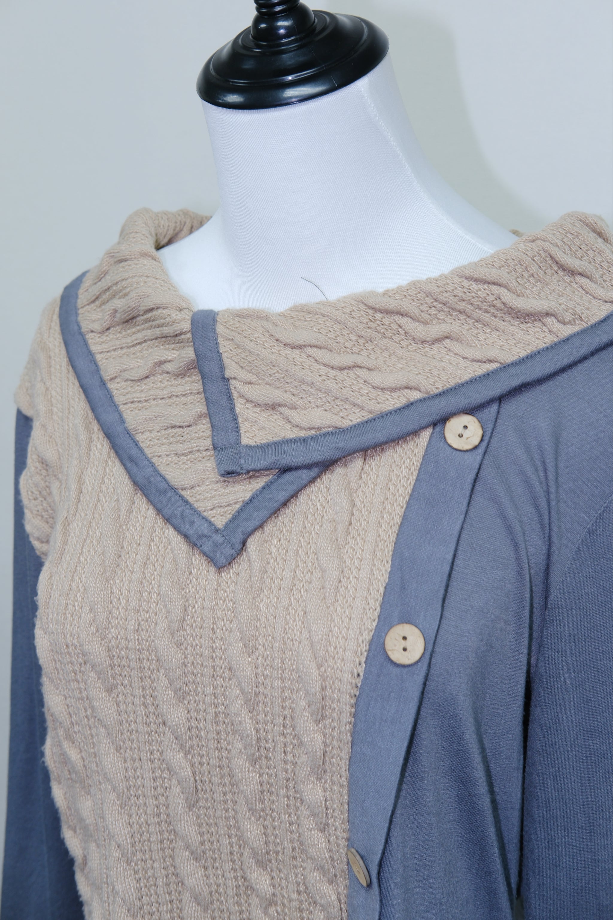 Cable Knit Colorblock Asymmetrical Tunic Sweater