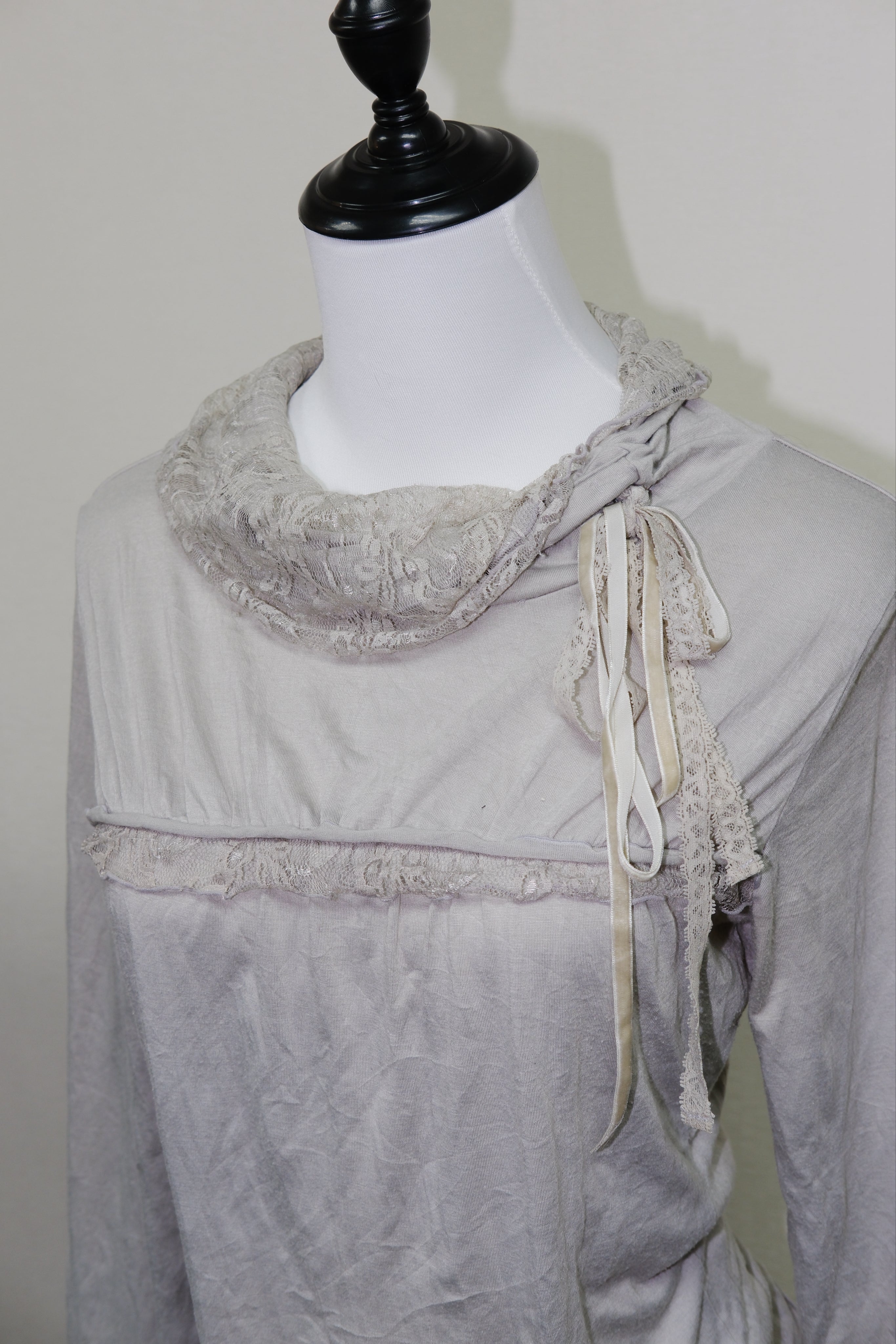 Light Gray Lace Trim Long Sleeve Top