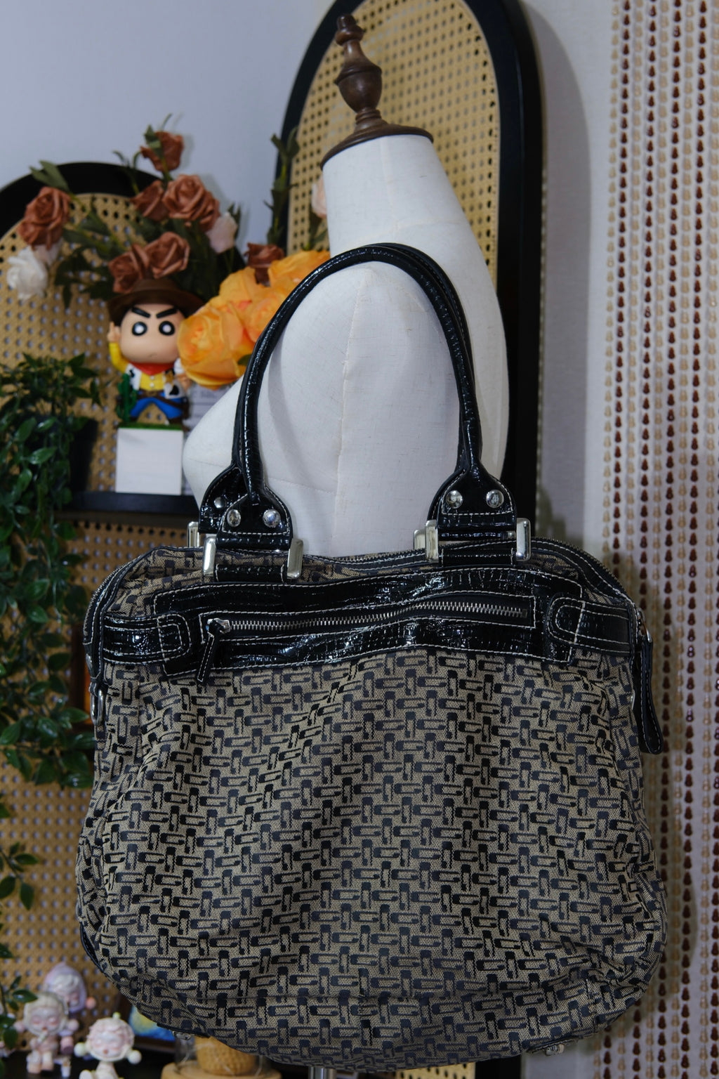 GUESS Beige & Black Monogram Jacquard Shoulder Bag