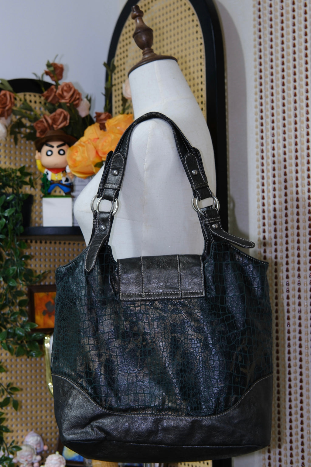 GUESS Black Croc-Embossed Leather Shoulder Tote Bag