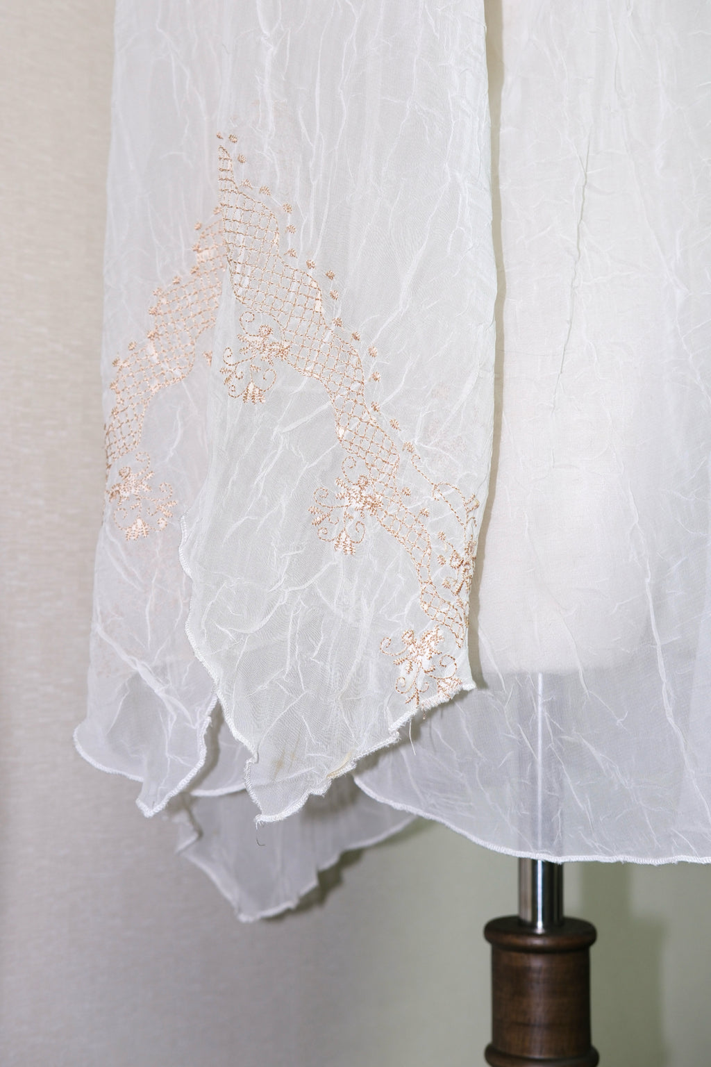 Off-White Embroidered V-Neck Loose Flare Sleeve Chiffon Tunic