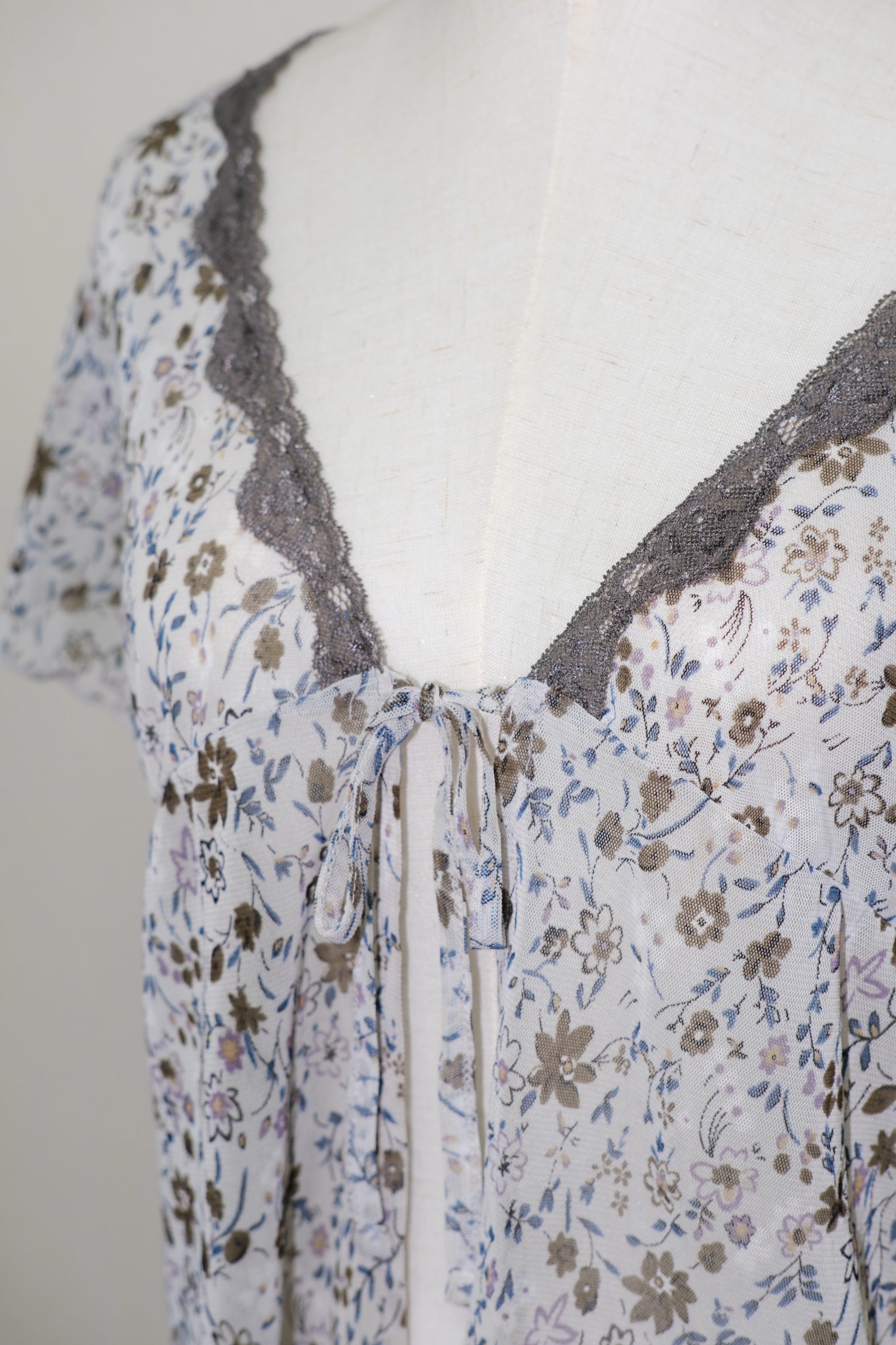 White Base Gray-Green Floral V-Neck Lace Tie-Front Chiffon Top