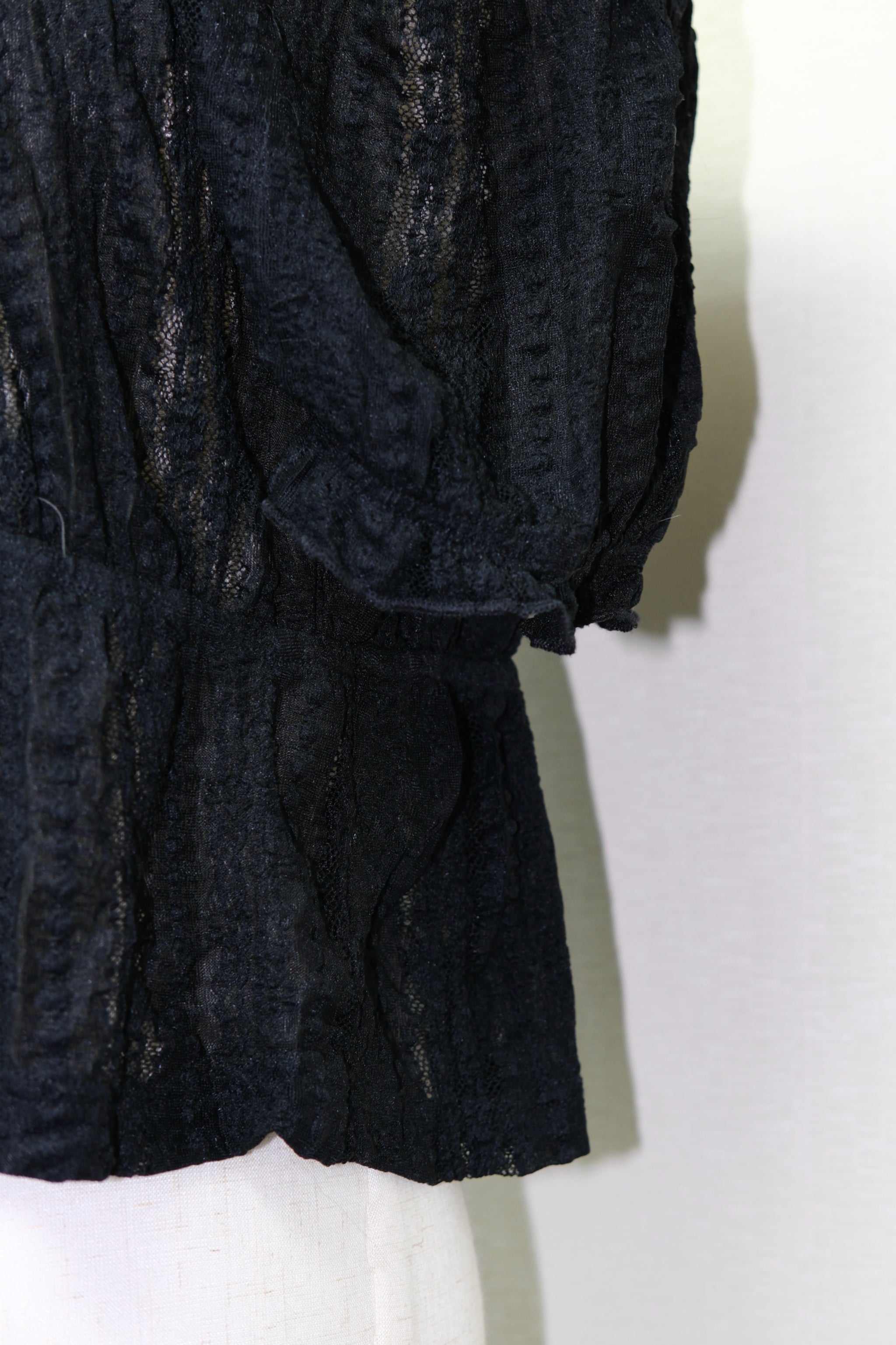 Black Textured Openwork Tie-Front Cropped Cardigan
